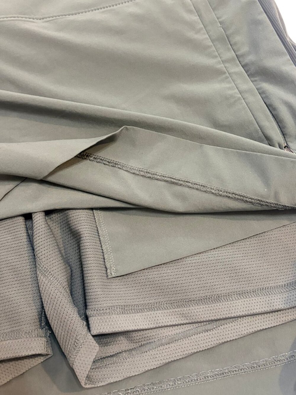 Athleta Women Sz 12 Brooklyn Mid Rise Green Lined Skort Zip Pockets - Picture 8 of 10